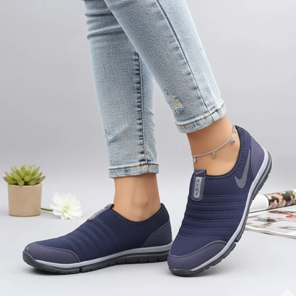 کفش پیاده روی نایک 206 قلبی